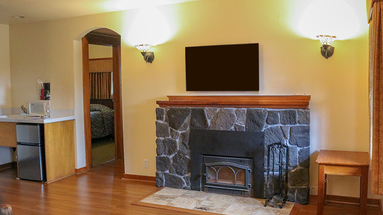 cozy fireplace 750 x 421.jpg